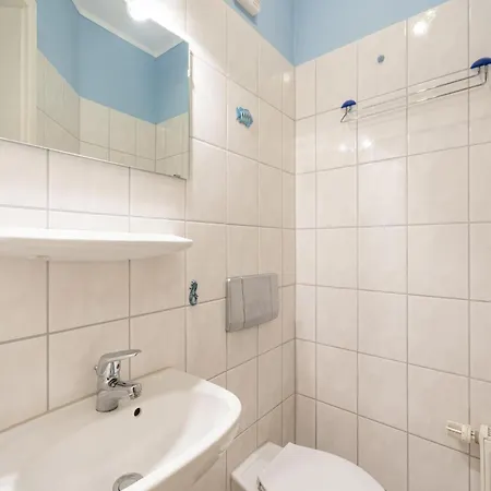 Apartment Im 1 Og Mit Balkon In